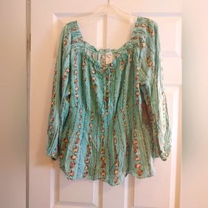 NOBO/No Boundaries Floral blouse